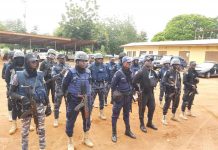 Bole Police Arresting Unregistered motorbikes and Tricycles
