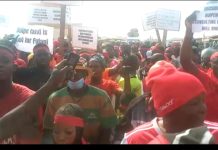 Buipe Youth Demonstrates against Buipewura for enskining Fulani man as Chief