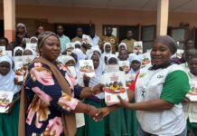 National Service Personnel Women’s Commissioner Hopeful Donates Books to Sawla